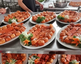 Nhận Đặt Tiệc Phục Vụ Quay Tận Nơi